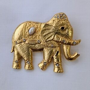 Vintage Golden Elephant Faux Pearl Brooch Pin Gold Tone Tiny Enamel Loss LT133
